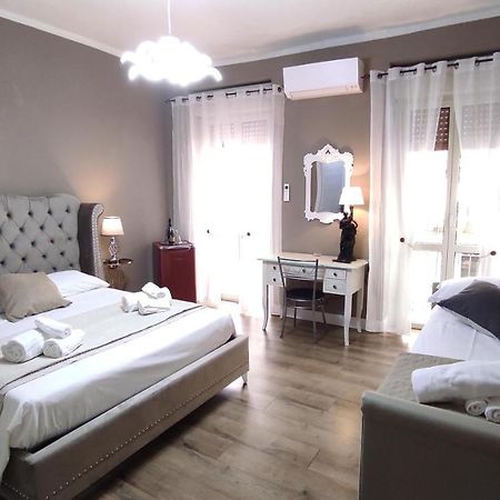 Yaki Domo Bed & Breakfast กาญารี ภายนอก รูปภาพ