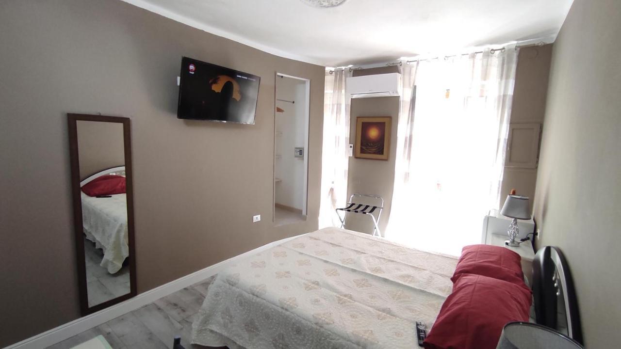 Yaki Domo Bed & Breakfast กาญารี ภายนอก รูปภาพ