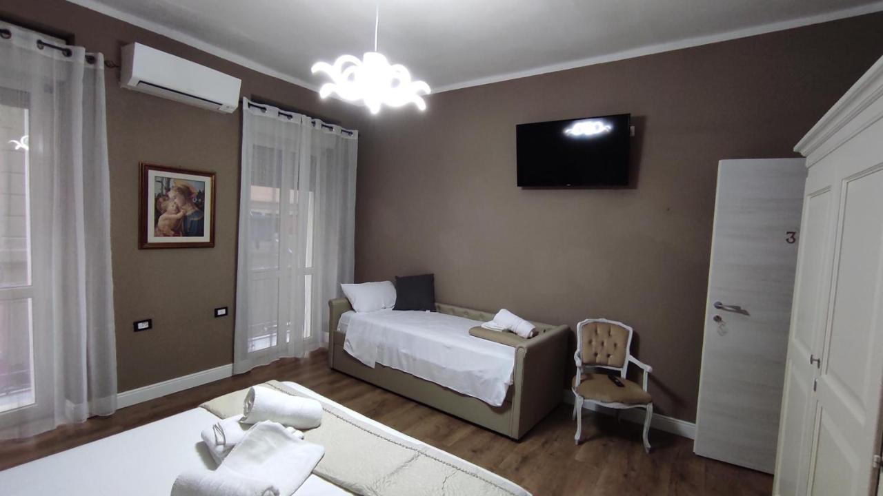 Yaki Domo Bed & Breakfast กาญารี ภายนอก รูปภาพ