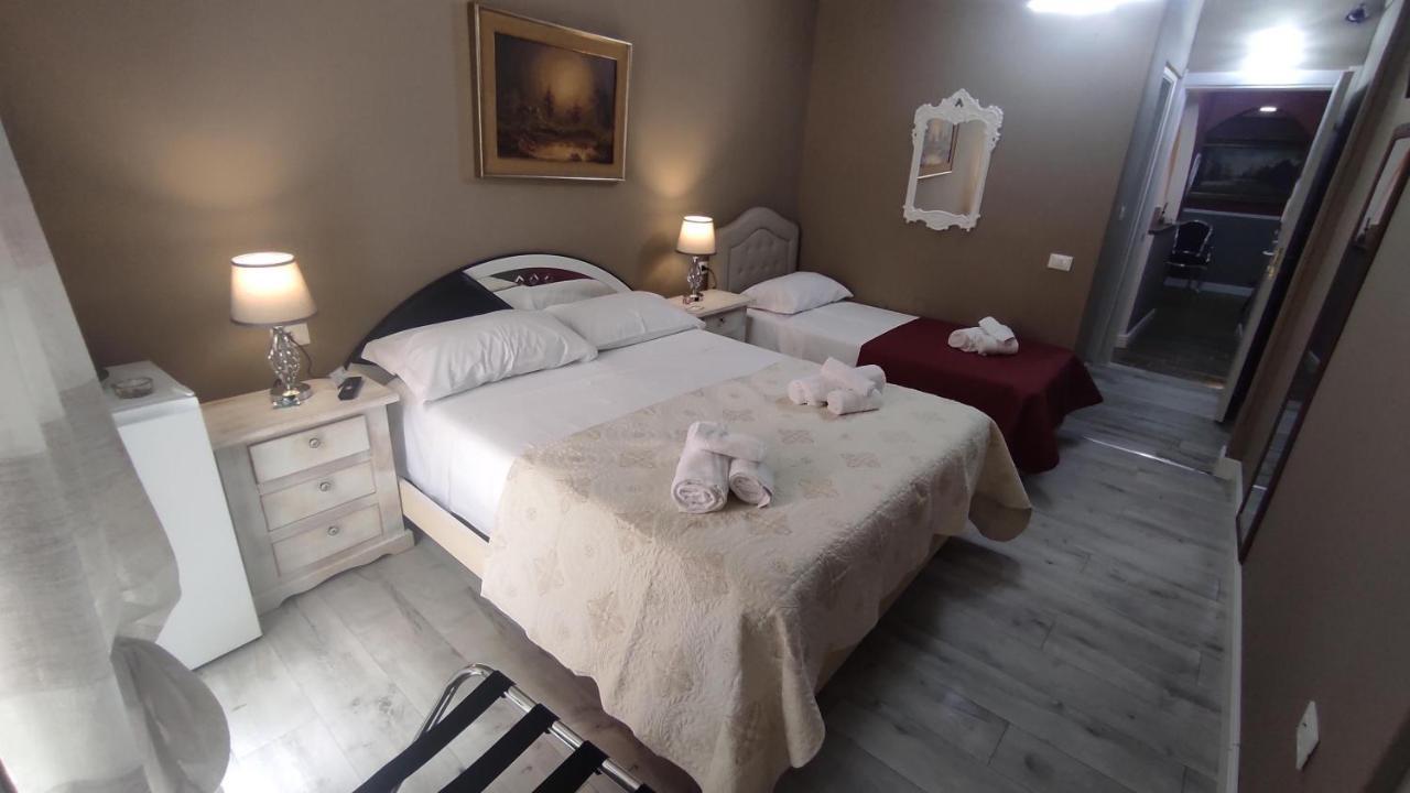 Yaki Domo Bed & Breakfast กาญารี ภายนอก รูปภาพ